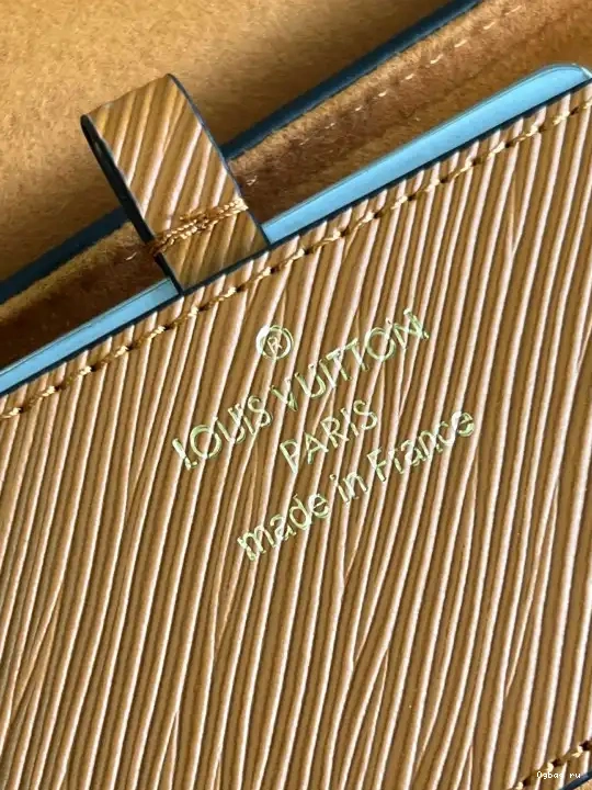 LOUIS VUITTON TWIST MM 0518